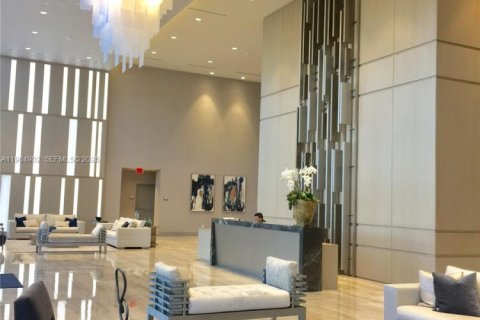 Condo in Doral, Florida, 1 bedroom  № 2026216 - photo 3