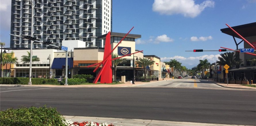 Condo in Doral, Florida, 1 bedroom  № 2026216