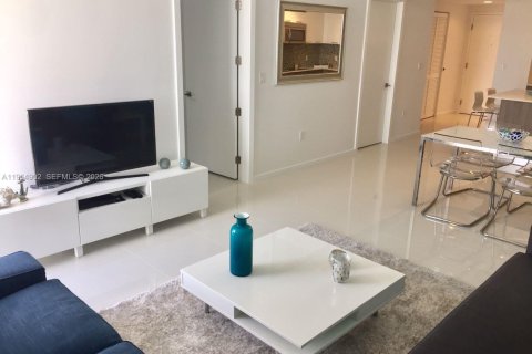 Condo in Doral, Florida, 1 bedroom  № 2026216 - photo 6