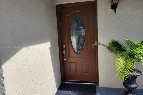 Condo in West Palm Beach, Florida, 2 bedrooms  № 1745830 - photo 3