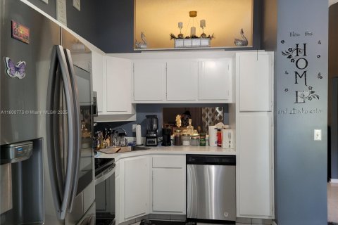 Condo in West Palm Beach, Florida, 2 bedrooms  № 1745830 - photo 6