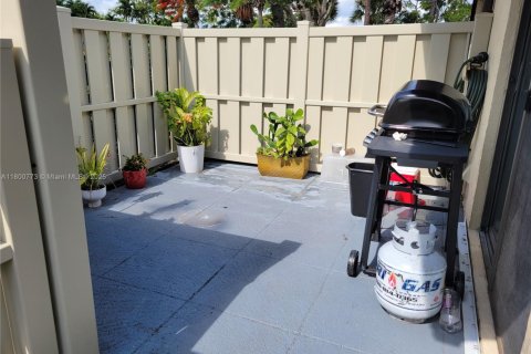 Condo in West Palm Beach, Florida, 2 bedrooms  № 1745830 - photo 5