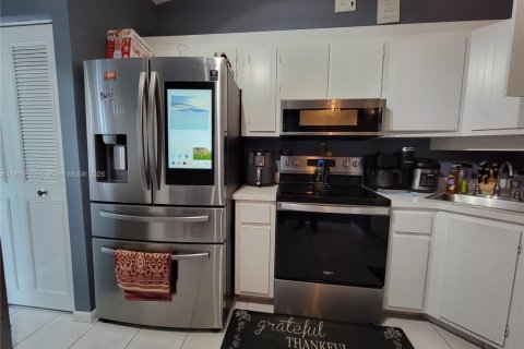 Condo in West Palm Beach, Florida, 2 bedrooms  № 1745830 - photo 10
