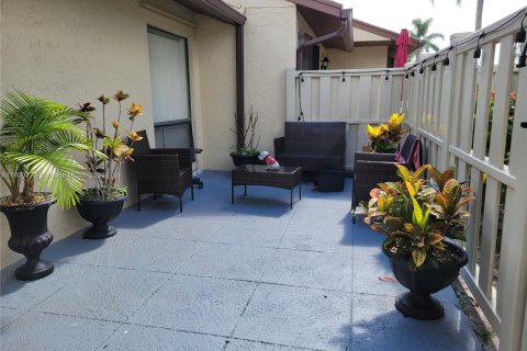 Condo in West Palm Beach, Florida, 2 bedrooms  № 1745830 - photo 4