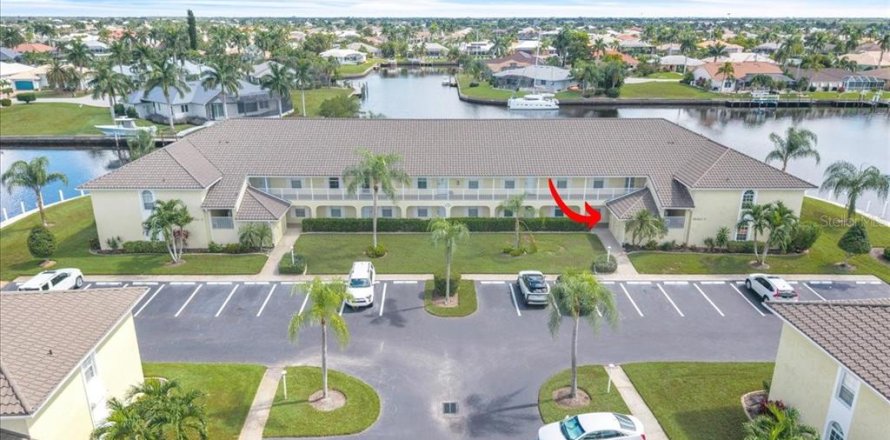 Condo à Punta Gorda, Floride, 3 chambres  № 2421646
