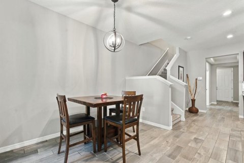 Townhouse in Lutz, Florida 3 bedrooms, 186.08 sq.m. № 2394043 - photo 6