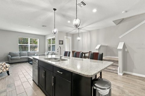 Townhouse in Lutz, Florida 3 bedrooms, 186.08 sq.m. № 2394043 - photo 10
