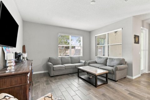 Townhouse in Lutz, Florida 3 bedrooms, 186.08 sq.m. № 2394043 - photo 15