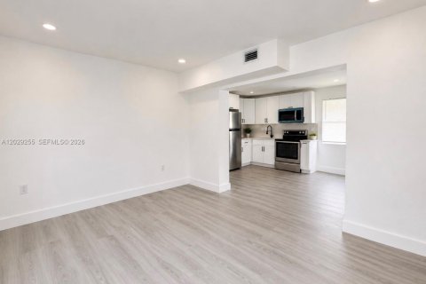 Villa ou maison à louer à Fort Lauderdale, Floride: 3 chambres, 83.8 m2 № 2169398 - photo 9
