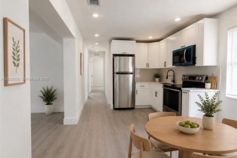 Villa ou maison à louer à Fort Lauderdale, Floride: 3 chambres, 83.8 m2 № 2169398 - photo 4