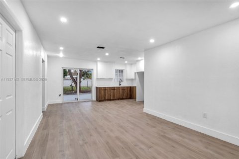 Villa ou maison à vendre à North Miami, Floride: 4 chambres, 153.57 m2 № 1995018 - photo 7
