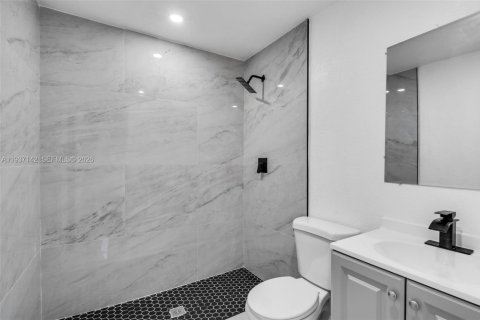 Villa ou maison à vendre à North Miami, Floride: 4 chambres, 153.57 m2 № 1995018 - photo 22