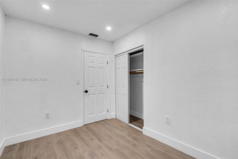 Villa ou maison à vendre à North Miami, Floride: 4 chambres, 153.57 m2 № 1995018 - photo 12