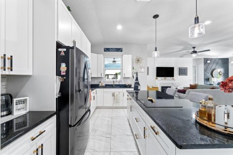 Casa en venta en Port St. Lucie, Florida, 4 dormitorios, 186.83 m2 № 2426071 - foto 17