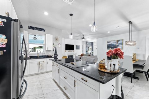Casa en venta en Port St. Lucie, Florida, 4 dormitorios, 186.83 m2 № 2426071 - foto 18