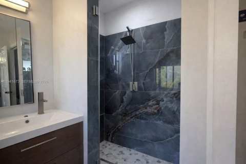 House in Cutler Bay, Florida 3 bedrooms, 174.28 sq.m. № 1998793 - photo 28