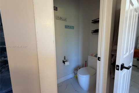 House in Cutler Bay, Florida 3 bedrooms, 174.28 sq.m. № 1998793 - photo 29