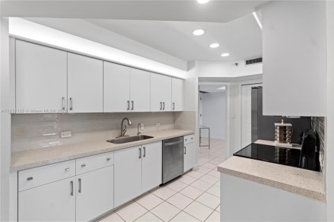 Купить кондоминиум в Авентура, Флорида 2 спальни, 179.86м2, № 1978461 - фото 8