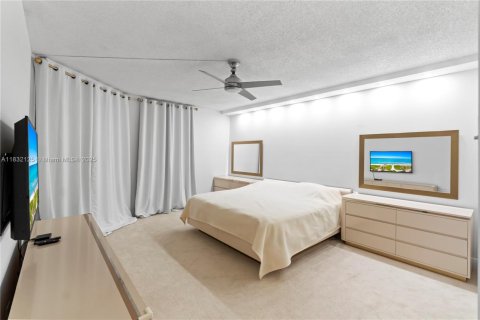 Купить кондоминиум в Авентура, Флорида 2 спальни, 179.86м2, № 1978461 - фото 15