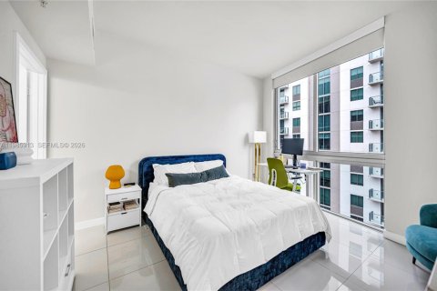 Condo in Miami, Florida, 2 bedrooms  № 2047570 - photo 26