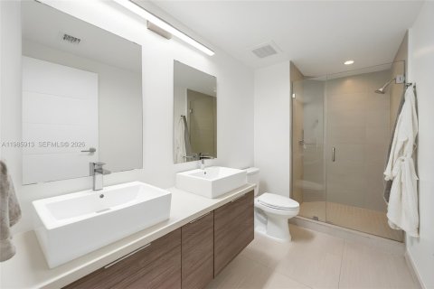 Condo in Miami, Florida, 2 bedrooms  № 2047570 - photo 28