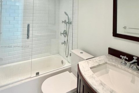 Casa en alquiler en Miami, Florida, 3 dormitorios, 113.81 m2 № 2036269 - foto 13