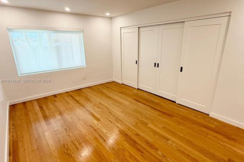 Casa en alquiler en Miami, Florida, 3 dormitorios, 113.81 m2 № 2036269 - foto 15