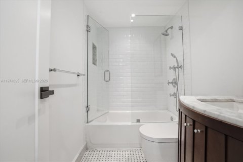 Casa en alquiler en Miami, Florida, 3 dormitorios, 113.81 m2 № 2036269 - foto 24