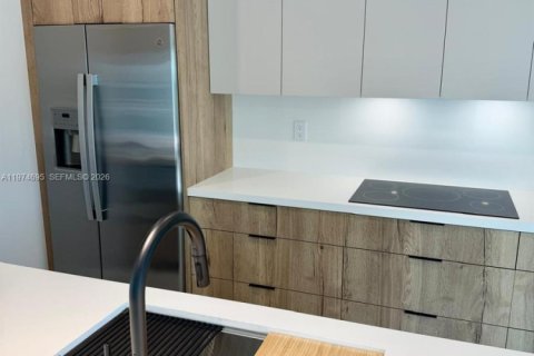 Casa en alquiler en Miami, Florida, 3 dormitorios, 113.81 m2 № 2036269 - foto 8