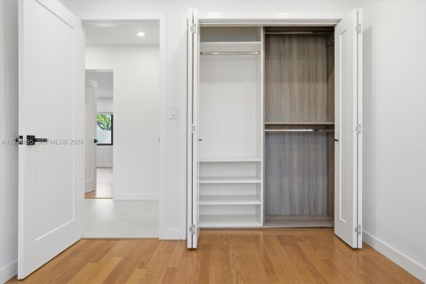 Casa en alquiler en Miami, Florida, 3 dormitorios, 113.81 m2 № 2036269 - foto 22