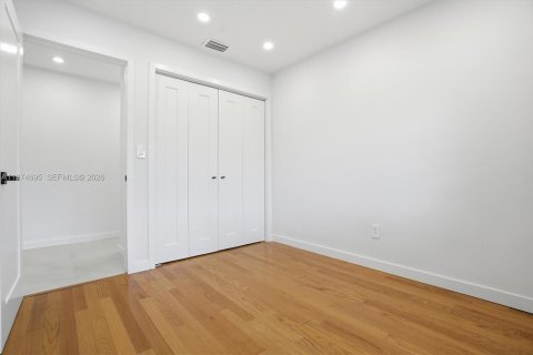 Casa en alquiler en Miami, Florida, 3 dormitorios, 113.81 m2 № 2036269 - foto 21