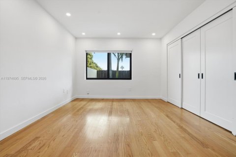 Casa en alquiler en Miami, Florida, 3 dormitorios, 113.81 m2 № 2036269 - foto 27