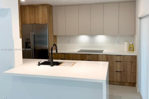 Casa en alquiler en Miami, Florida, 3 dormitorios, 113.81 m2 № 2036269 - foto 7