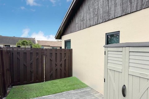 Casa en alquiler en Miami, Florida, 3 dormitorios, 113.81 m2 № 2036269 - foto 18