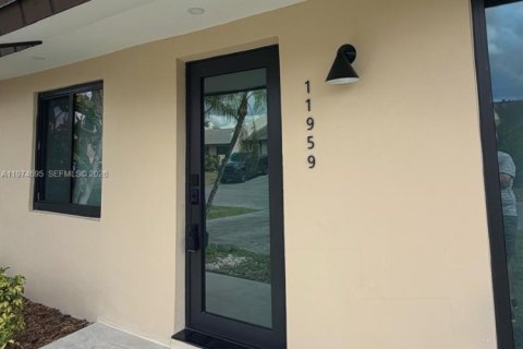 Casa en alquiler en Miami, Florida, 3 dormitorios, 113.81 m2 № 2036269 - foto 3
