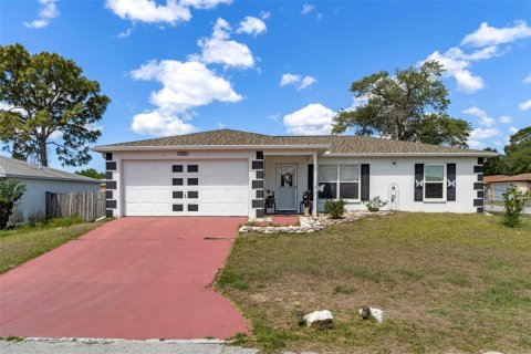 House in Homosassa, Florida 3 bedrooms, 108.88 sq.m. № 2092507