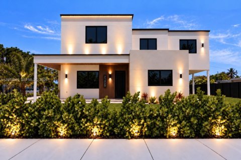 House in Cutler Bay, Florida 5 bedrooms № 2303644