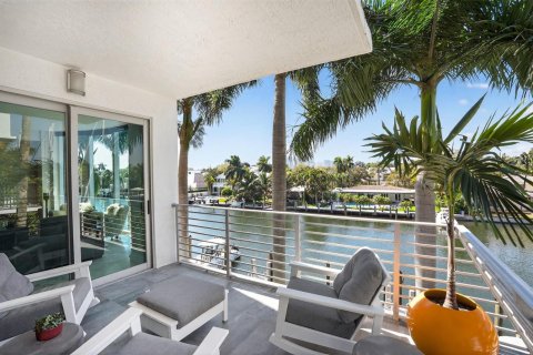 Condo in Fort Lauderdale, Florida, 3 bedrooms № 2268054 - photo 17