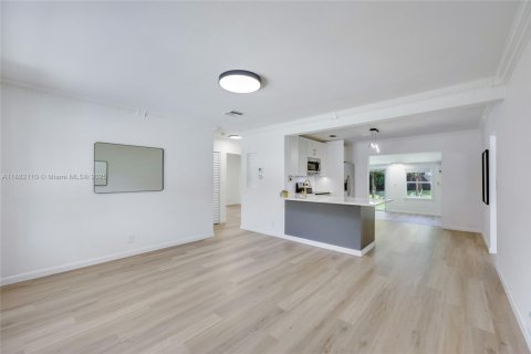 House in Fort Lauderdale, Florida 4 bedrooms, 142.33 sq.m. № 1932595 - photo 1