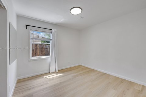 House in Fort Lauderdale, Florida 4 bedrooms, 142.33 sq.m. № 1932595 - photo 19