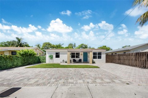 House in Fort Lauderdale, Florida 4 bedrooms, 142.33 sq.m. № 1932595 - photo 24