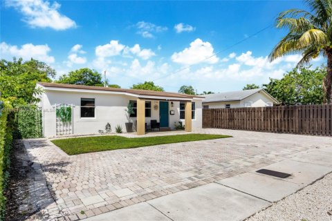 House in Fort Lauderdale, Florida 4 bedrooms, 142.33 sq.m. № 1932595 - photo 9