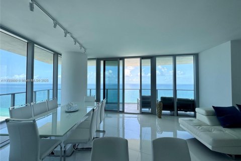 Condo in Hollywood, Florida, 2 bedrooms  № 1709134 - photo 4