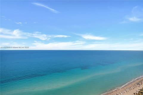 Condo in Hollywood, Florida, 2 bedrooms  № 1709134 - photo 5