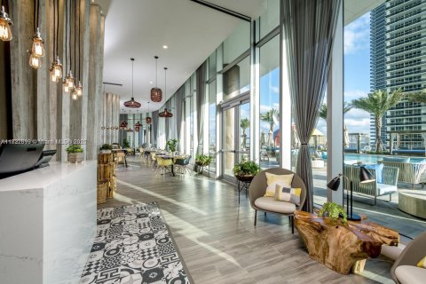 Condo in Hollywood, Florida, 2 bedrooms  № 1709134 - photo 24