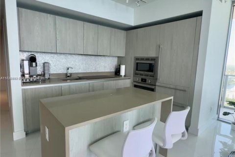 Condo in Hollywood, Florida, 2 bedrooms  № 1709134 - photo 8
