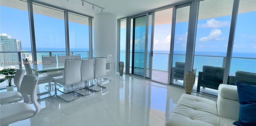 Condominio en Hollywood, Florida, 2 dormitorios № 1709134