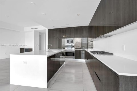 Copropriété à vendre à Aventura, Floride: 3 chambres, 275.18 m2 № 2255719 - photo 2