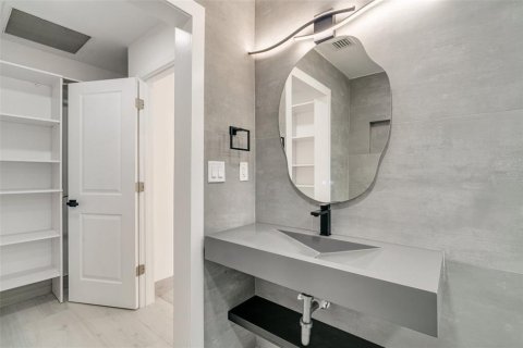 Villa ou maison à vendre à Sarasota, Floride: 3 chambres, 192.49 m2 № 1546220 - photo 12