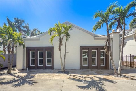 Villa ou maison à vendre à Sarasota, Floride: 3 chambres, 192.49 m2 № 1546220 - photo 1